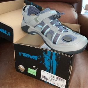 Women’s Tevas